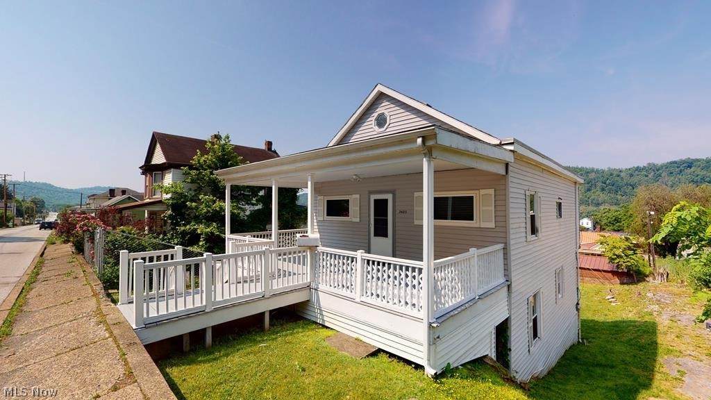 2623 Warwood Avenue - Photo 1