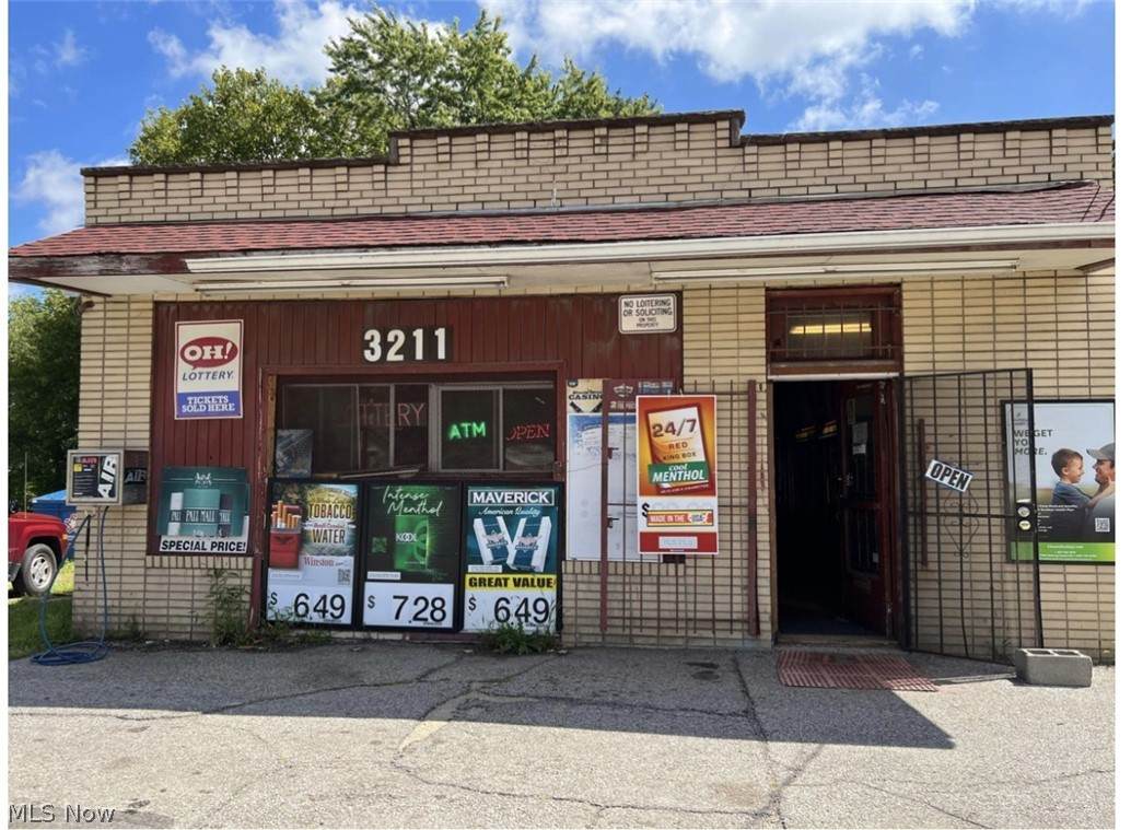 3211 South Avenue - Photo 1