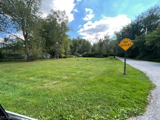 1229 Pickford Avenue - Photo 1