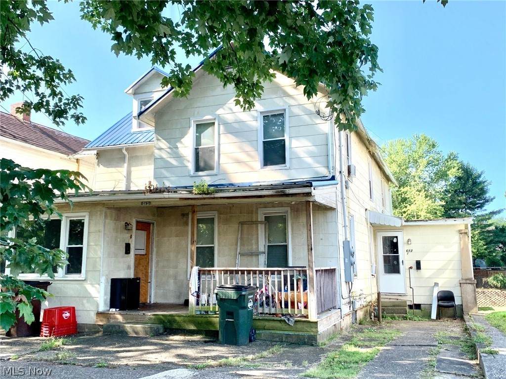 613 8th Street - Photo 1