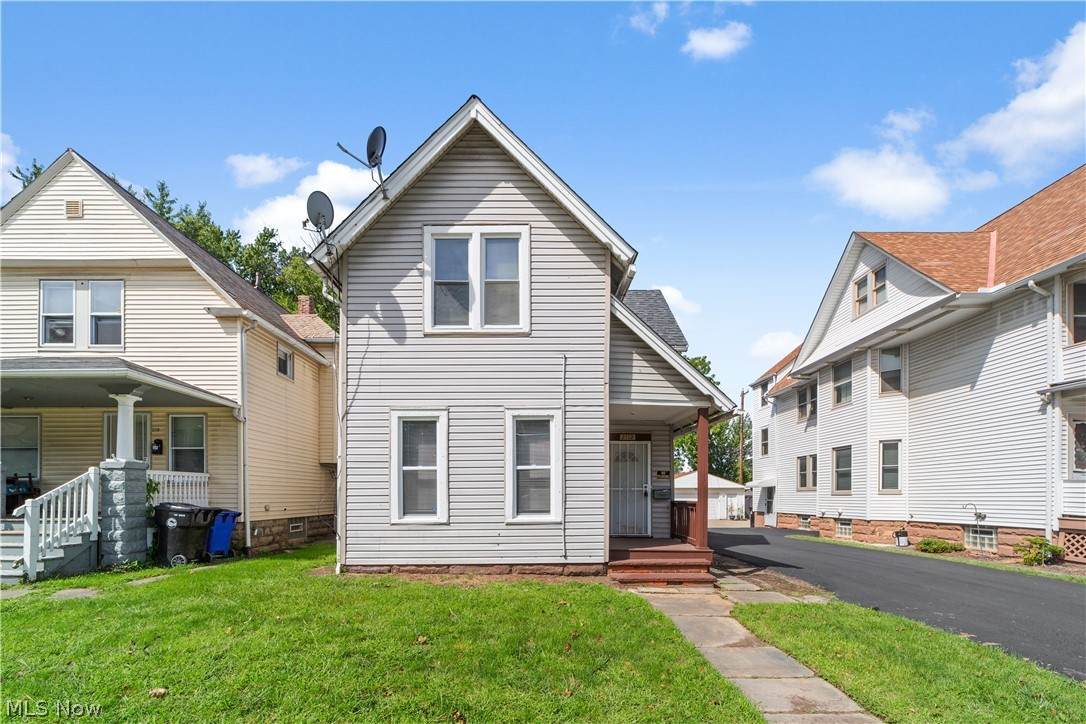 2112 93rd Street - Photo 1