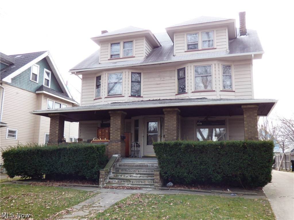 2206 West Boulevard - Photo 1