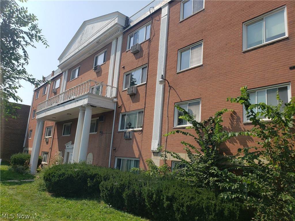 16015 Euclid Avenue - Photo 1