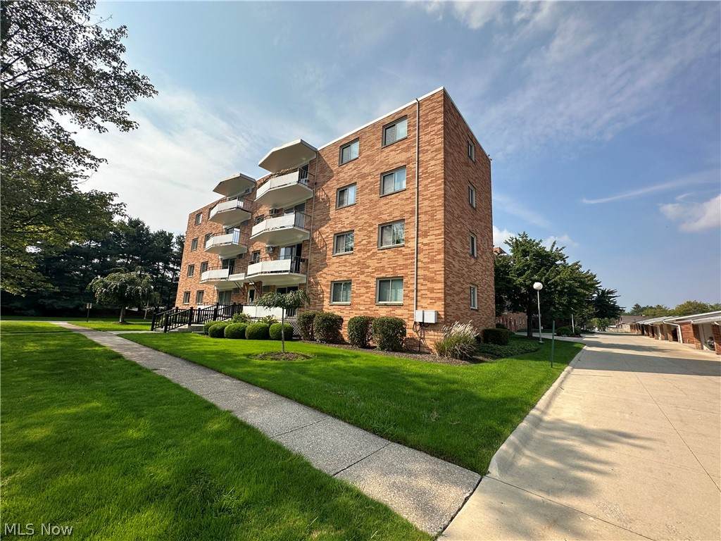521 Tollis Parkway - Photo 1