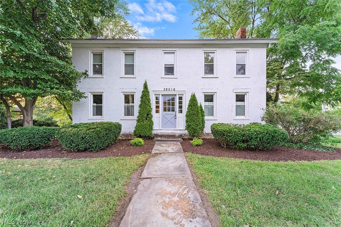 39016 Detroit Road - Photo 1