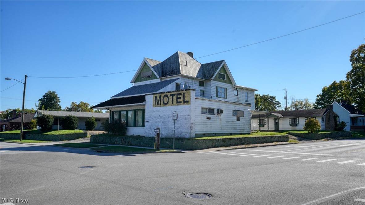 325 Dewey Avenue - Photo 1