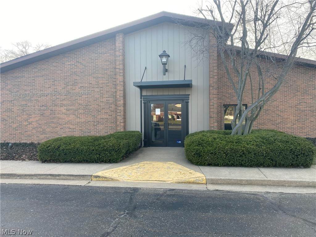 420 Reeves Avenue - Photo 1