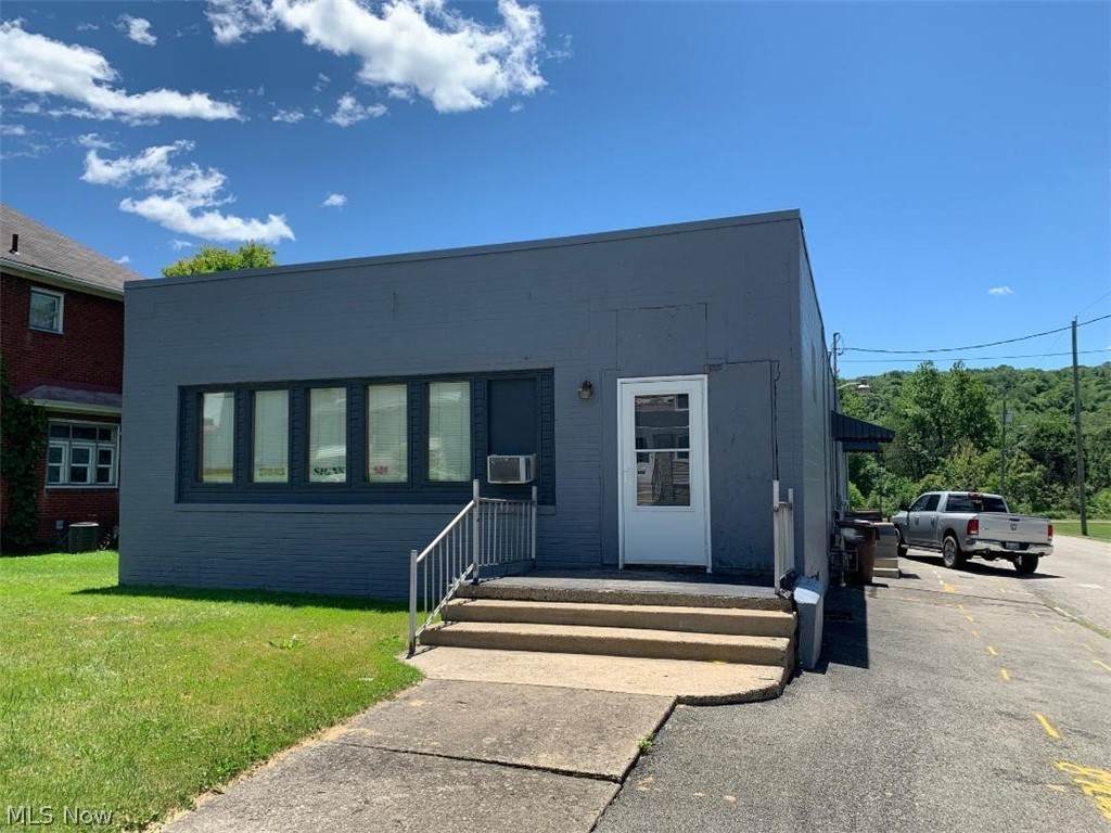 255 Wood Street - Photo 1