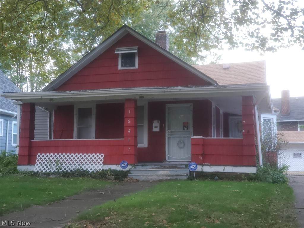15417 Macauley Avenue - Photo 1