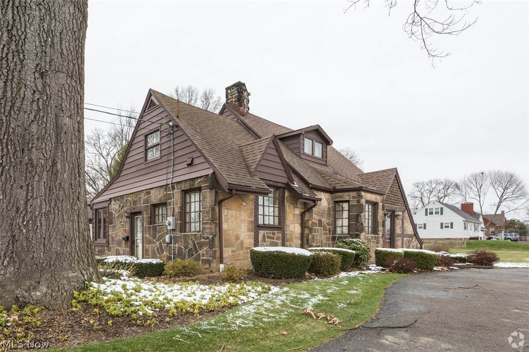 1305 Whipple Avenue - Photo 1