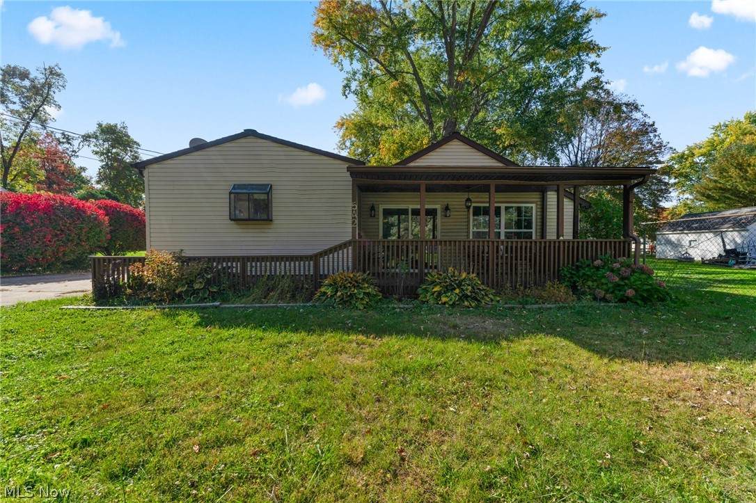 542 Dakota Avenue - Photo 1