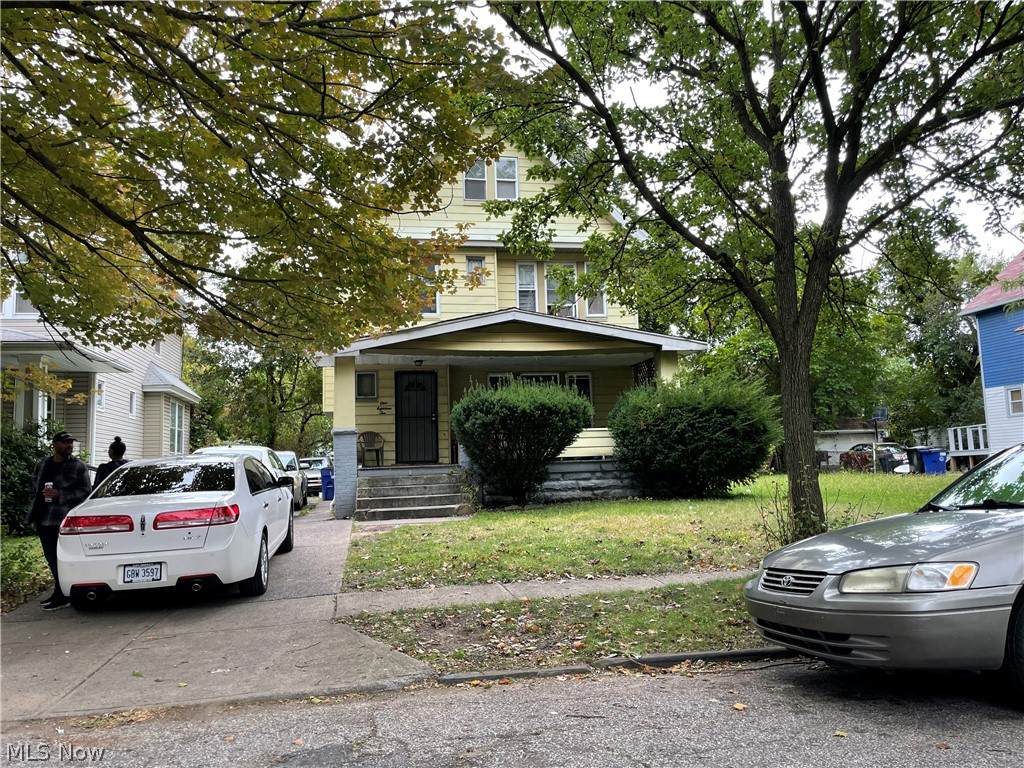 11810 Castlewood Avenue - Photo 1