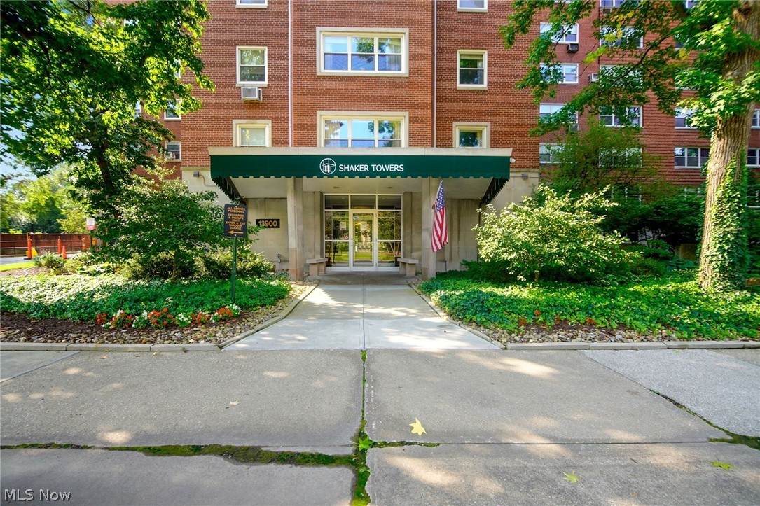 13900 Shaker Boulevard - Photo 1