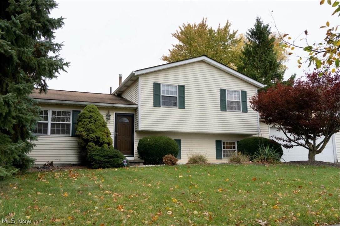 8573 Groveside Drive - Photo 1