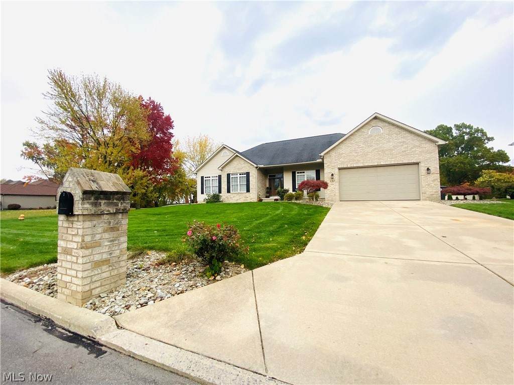 257 Country Club Drive - Photo 1