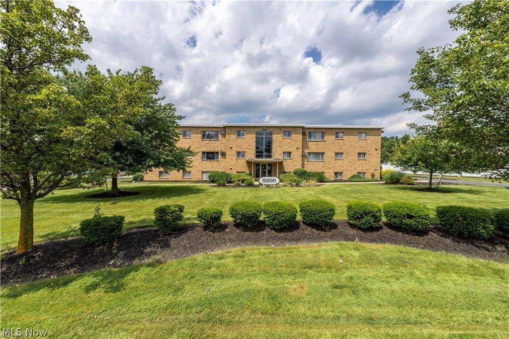 5200 Royalton Road - Photo 1
