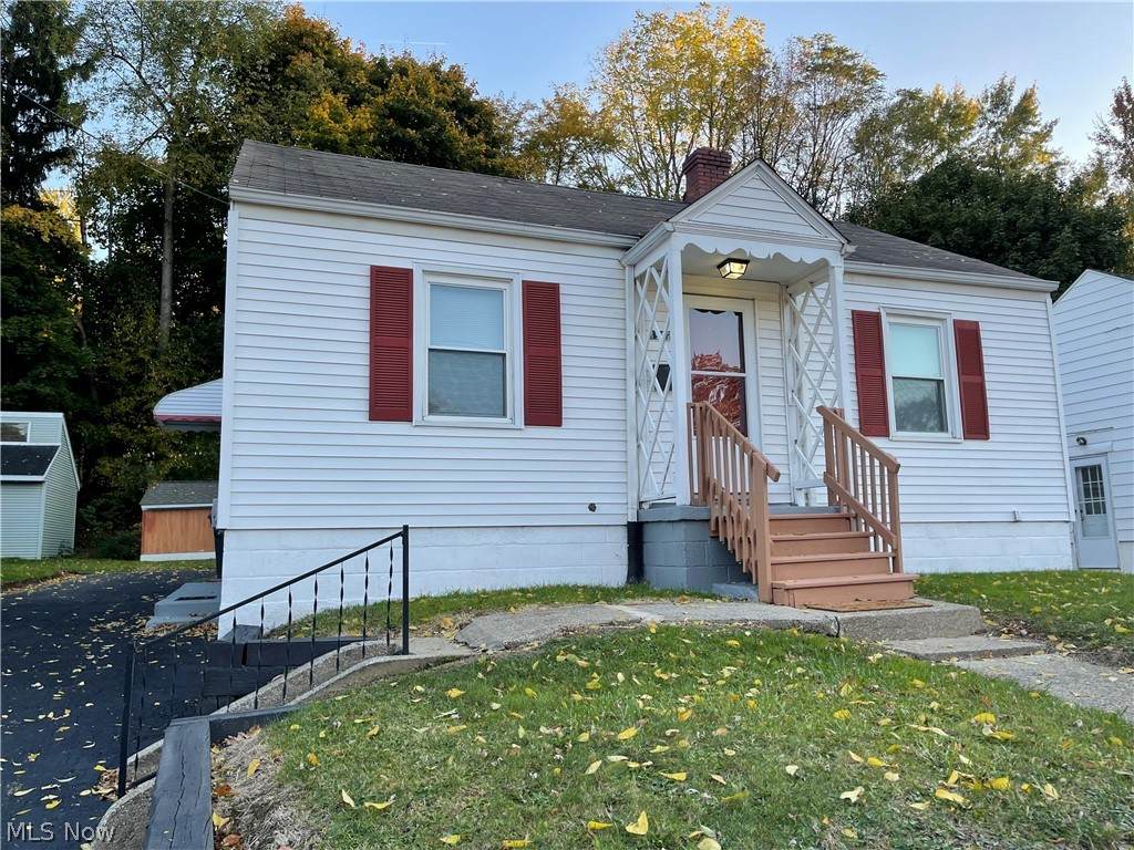 1562 Tonawanda Avenue - Photo 1