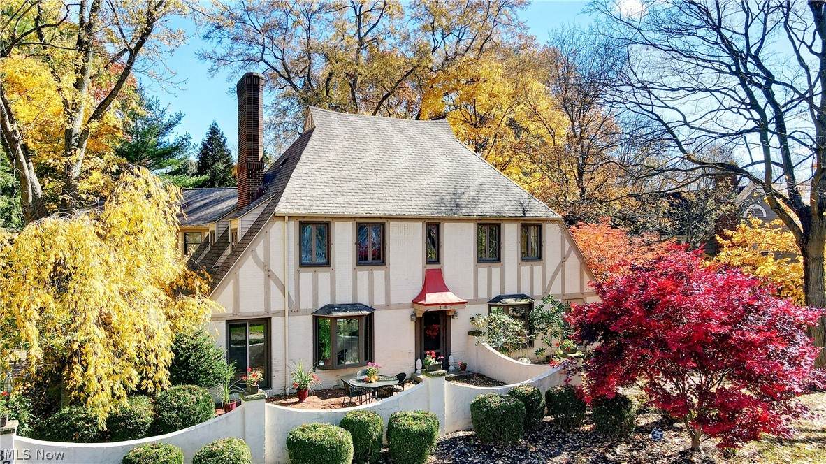 287 Overwood Road - Photo 1