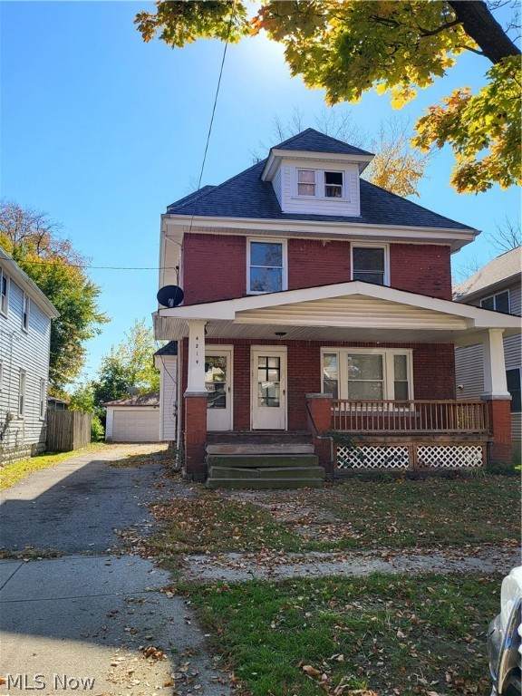 4219 Sackett Avenue - Photo 1