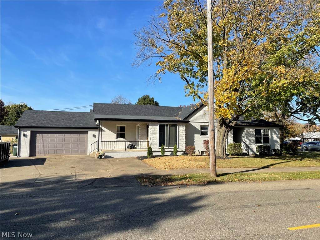 425 Slingluff Avenue - Photo 1