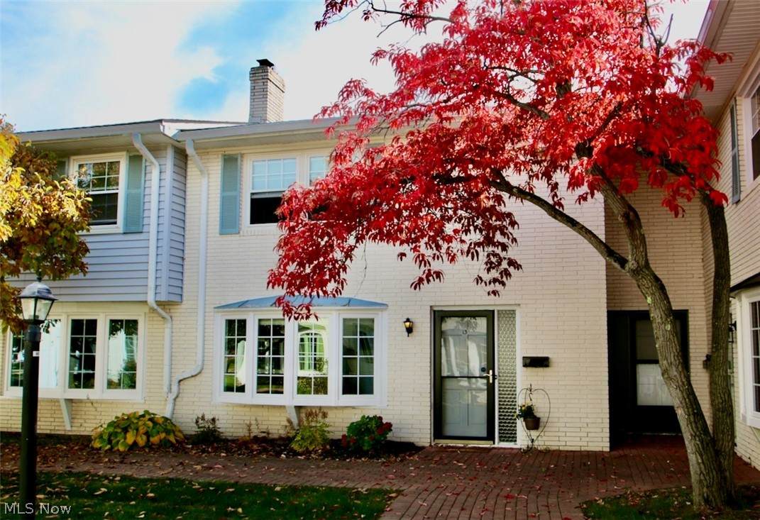 8 Meadowlawn Drive - Photo 1