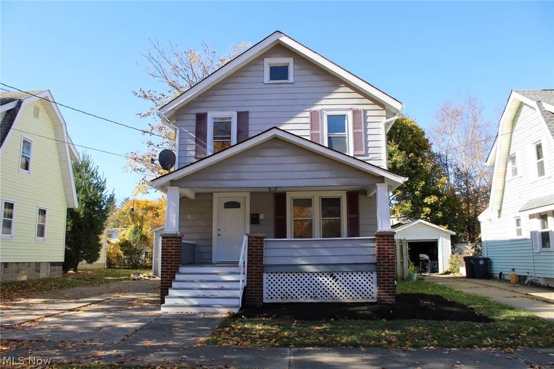 944 Davis Street - Photo 1