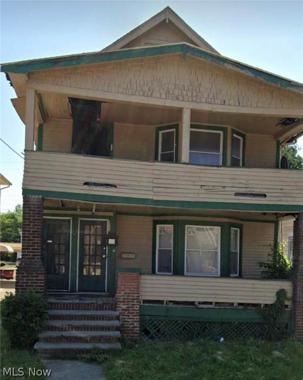 915 129th Street - Photo 1