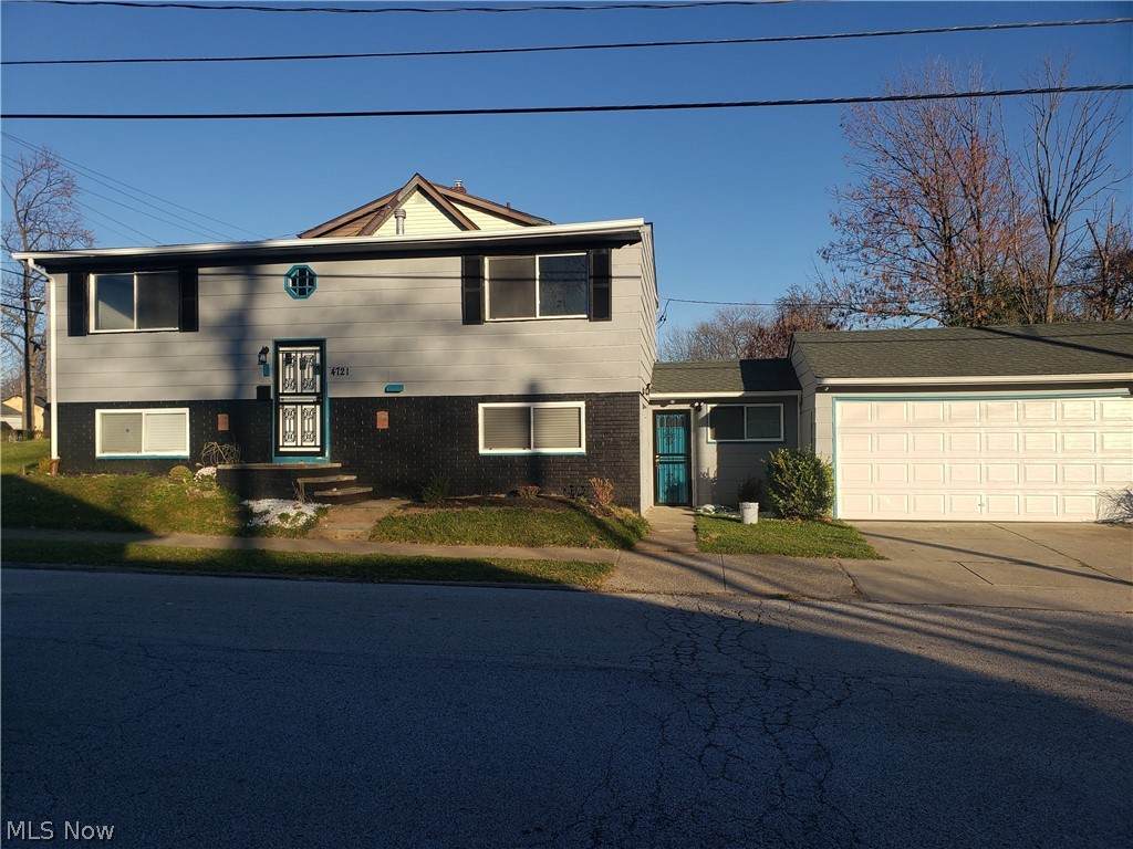 4721 173rd Street - Photo 1