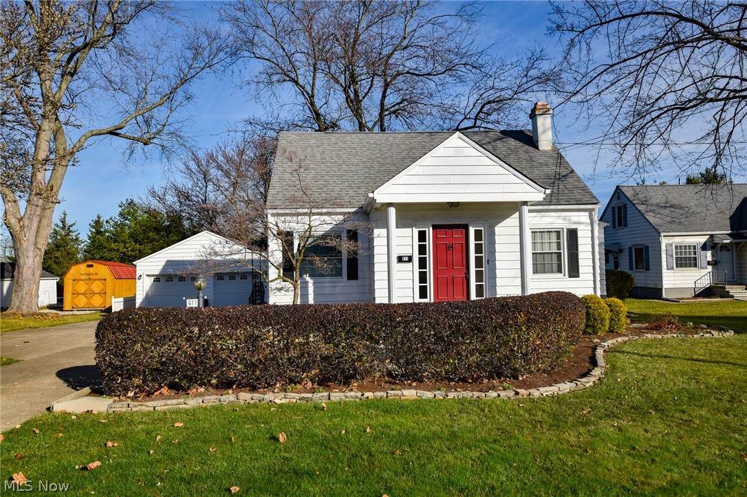 611 Lafayette Road - Photo 1