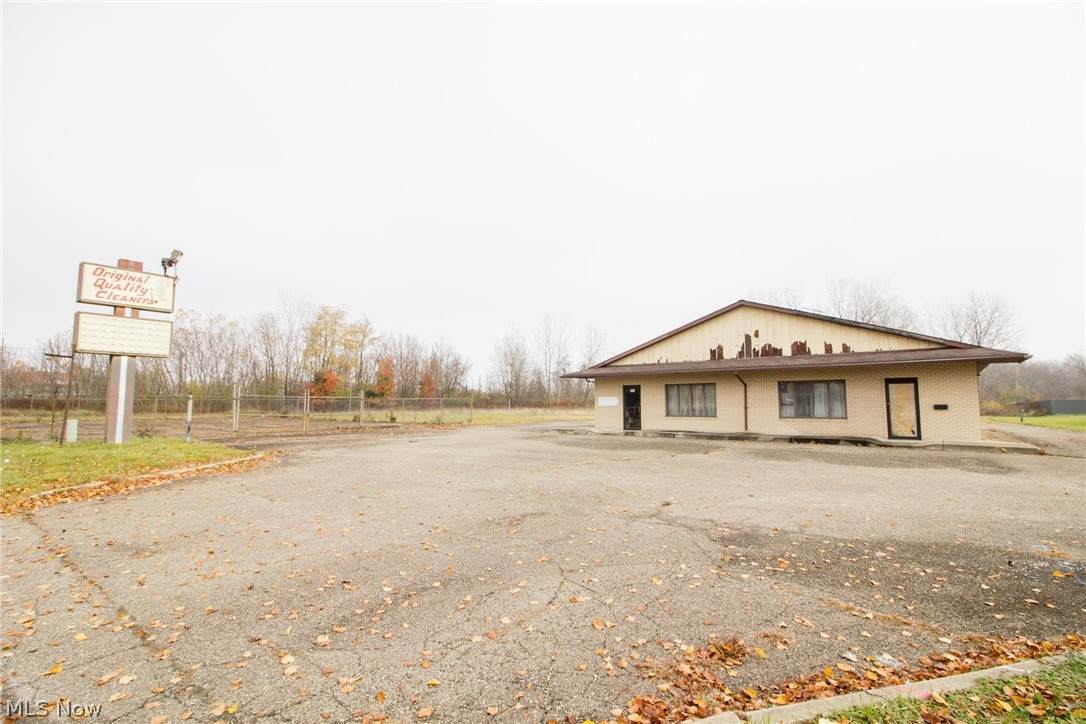 543 Pine Avenue - Photo 1