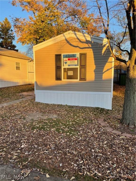 8696 Bayshore - Photo 1