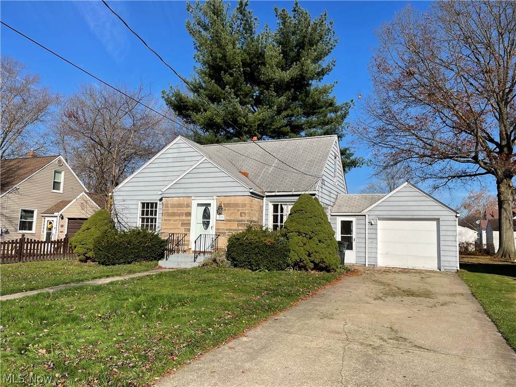 686 Rex Boulevard - Photo 1