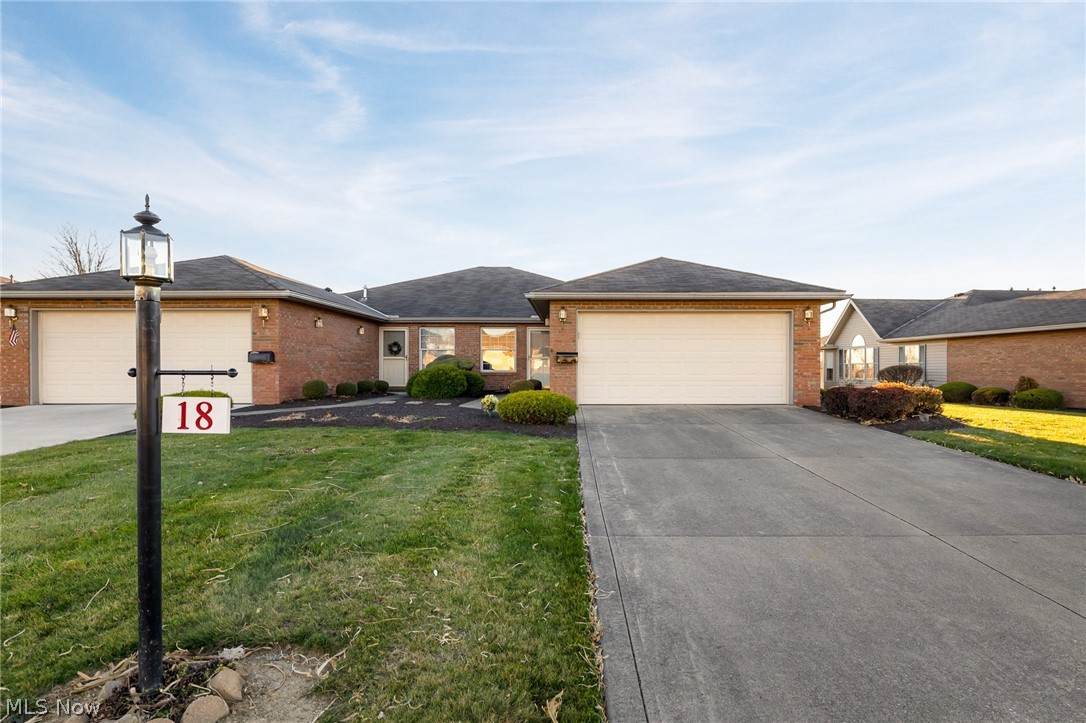 18 Riverbend Drive - Photo 1