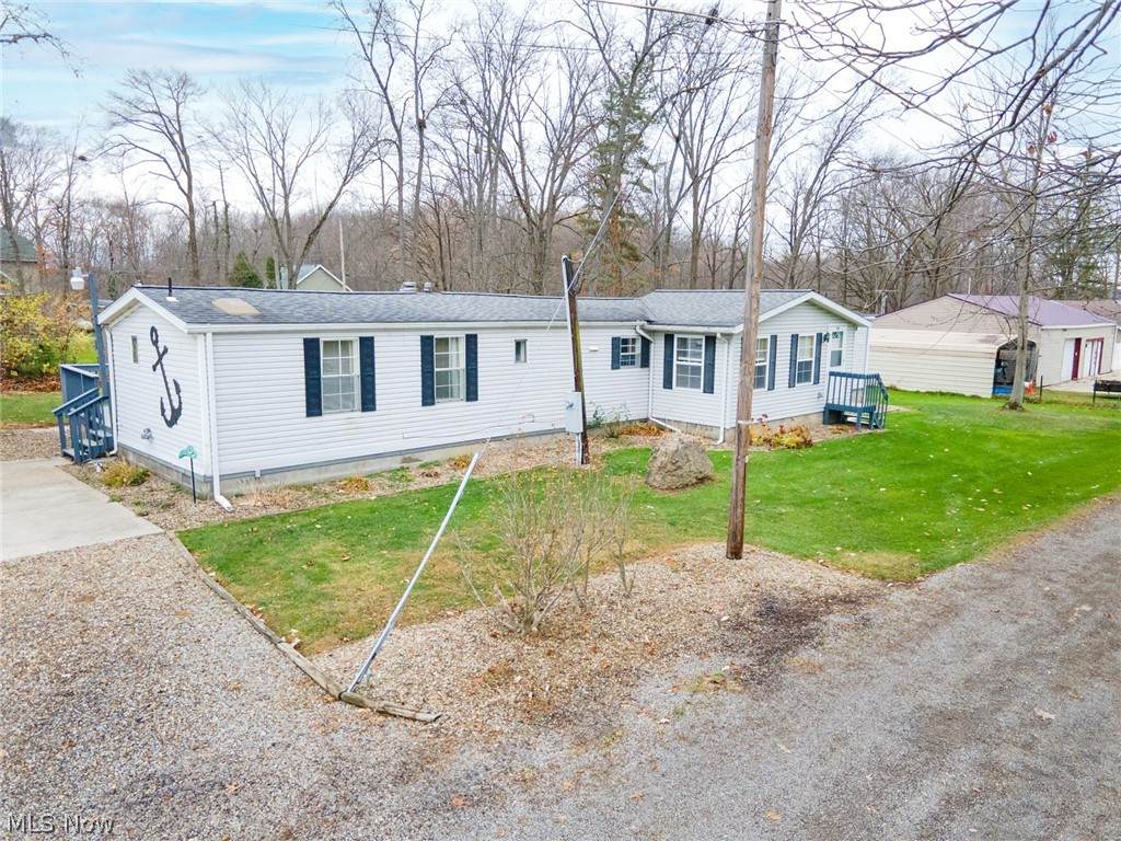 391 Lakeway Drive - Photo 1