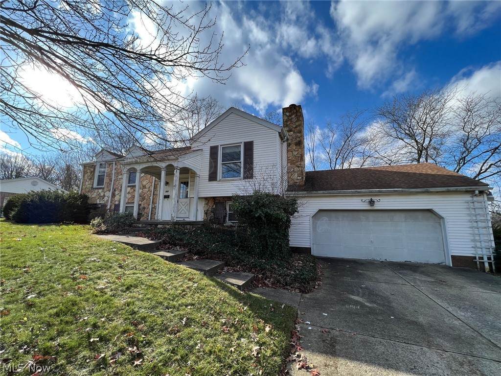 847 Woodview Drive - Photo 1