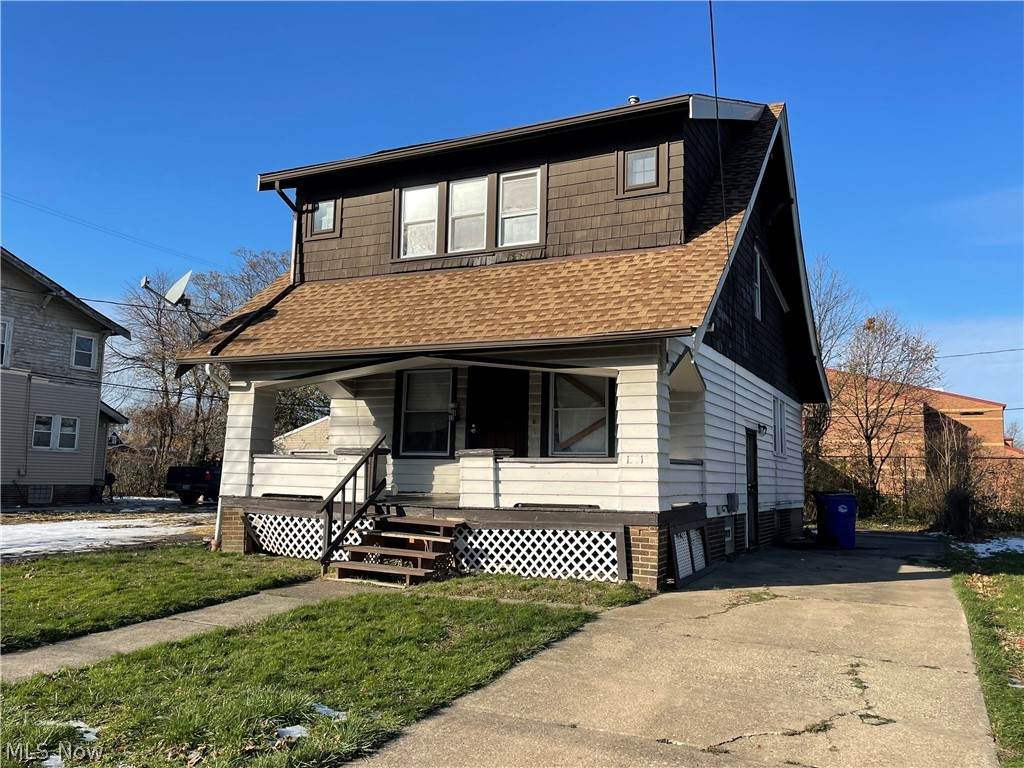 15013 Upton Avenue - Photo 1