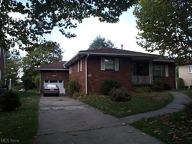 1325 Overlook Drive - Photo 1