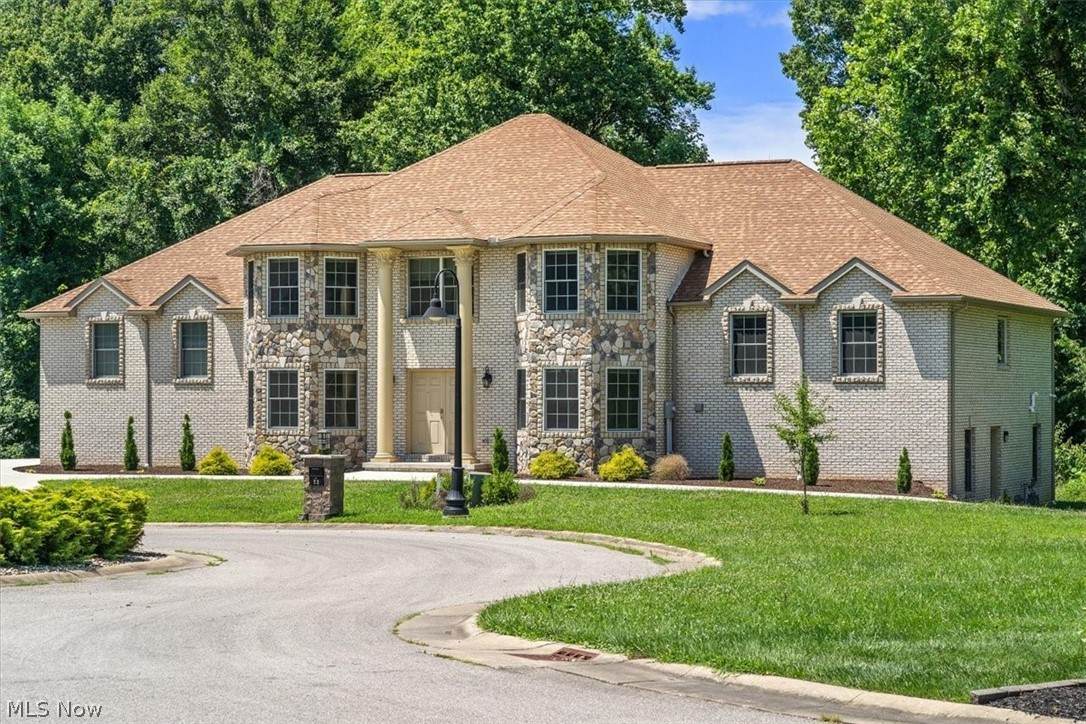 72 Alexander Drive - Photo 1