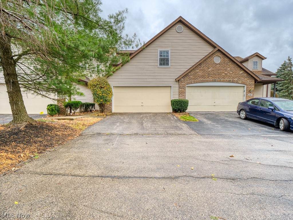5705 Gateway Lane - Photo 1