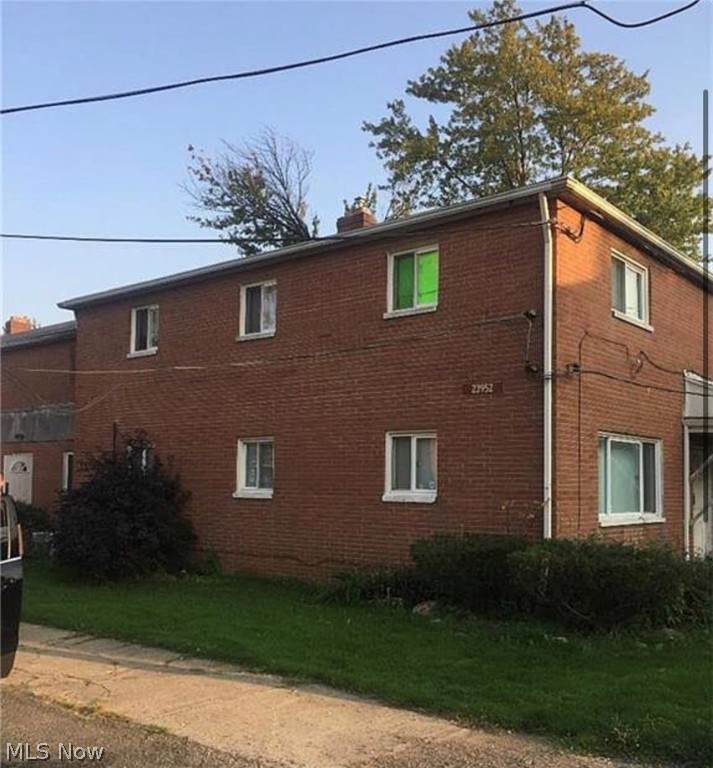 23952 Banbury Circle - Photo 1