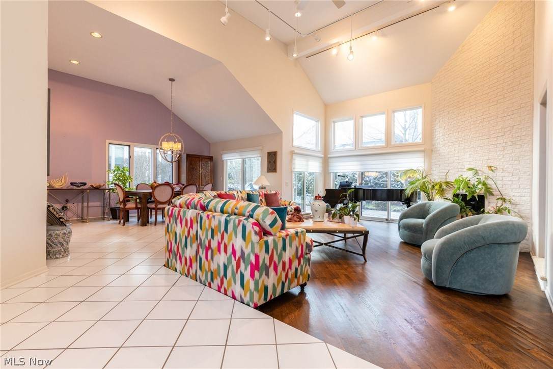 3 Hyde Park - Photo 1