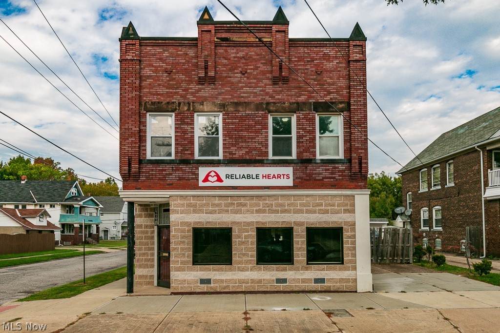 16001 Holmes Avenue - Photo 1