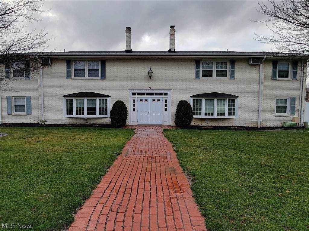 8 Meadowlawn Drive - Photo 1