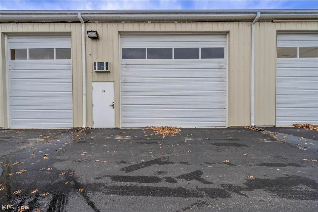 1049 Center Road - Photo 1