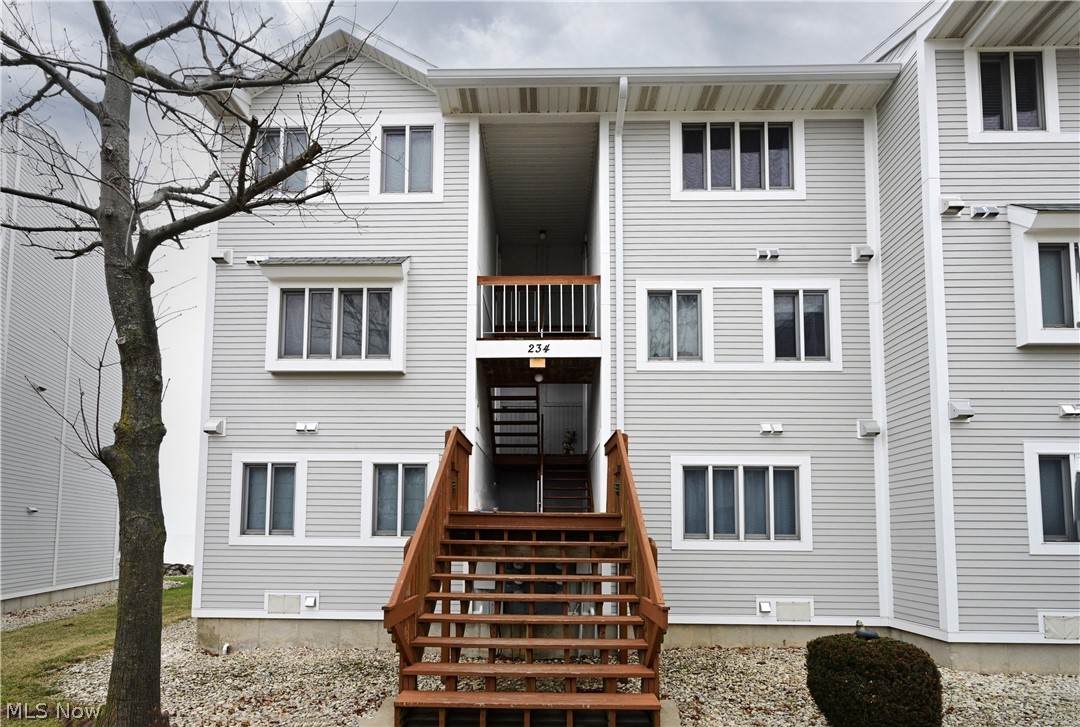 234 Lakeshore Drive - Photo 1
