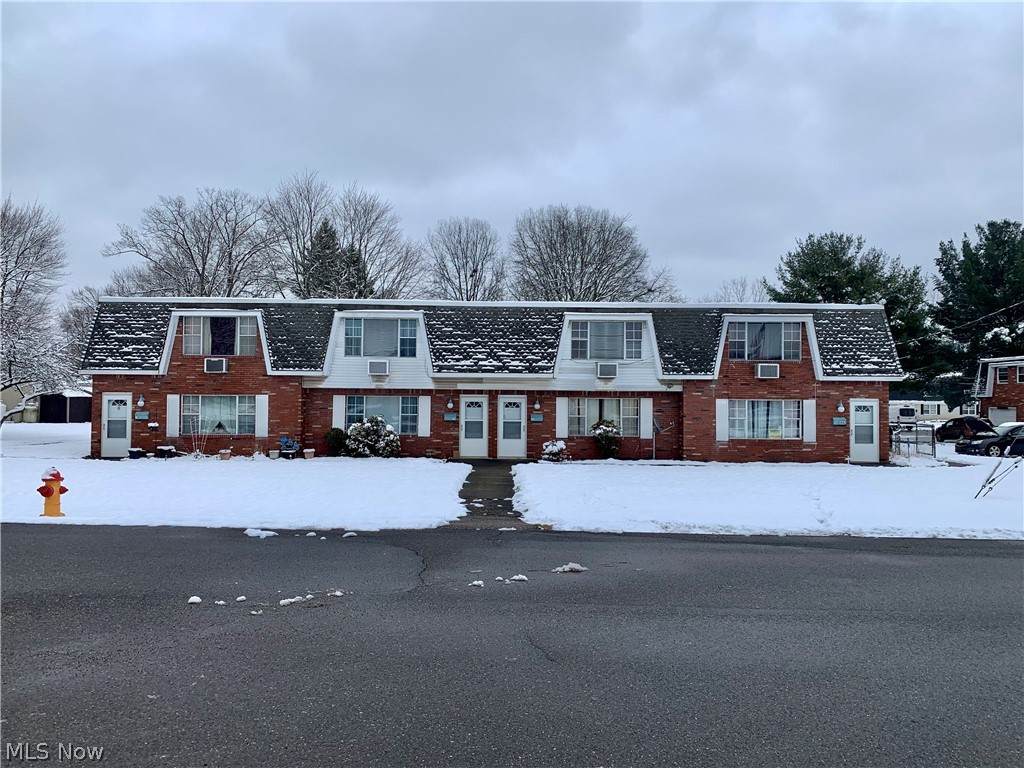 442 Avis Avenue - Photo 1