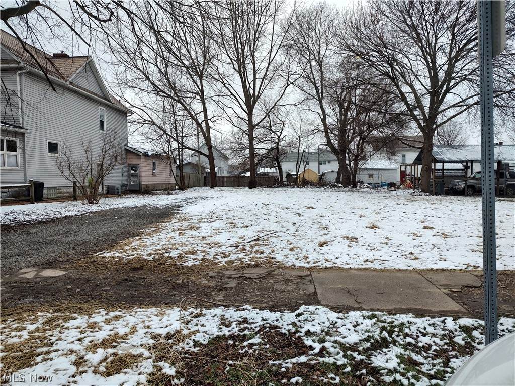 607 Ray Avenue - Photo 1