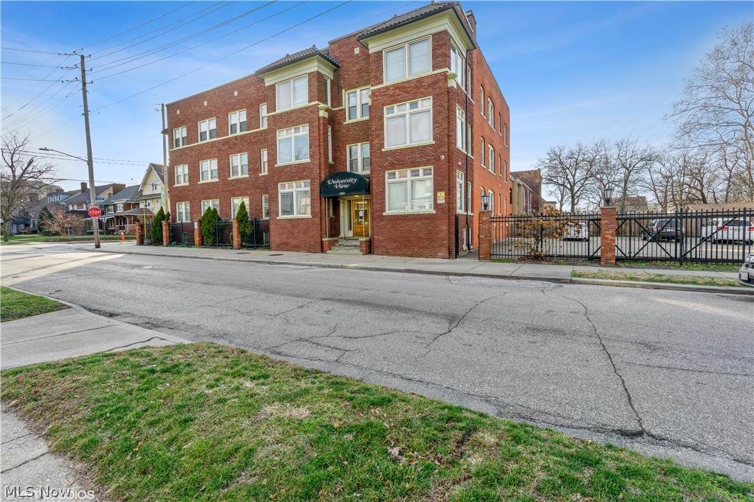 11433 Ashbury Avenue - Photo 1