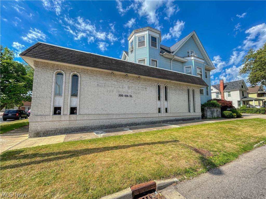 300 4th Street - Photo 1