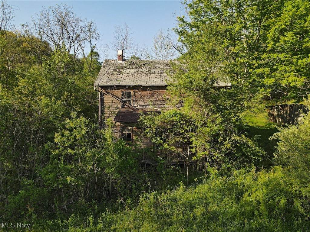 1429 Willow Run Road - Photo 1